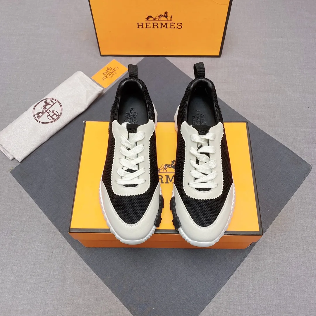 p400 Hermes Drift Sneaker flying knitted socks and sneakers. Original purchased and developed. H family men's classic series. Technical fly knitted fabrics are matched with cowhide. Socks and sneakers. Casual shoes. Sports dad shoes combine high-tech fly knitting and cowhide. H family exclusive button decoration on the side. The outsole is full of H italic design and bright colors to show vitality and continue the brand design inspiration. Stroll around the city lightly and feel free and comfortable. Exquisite packaging at the delivery counter 🛍📦 ▪️Fabric: Original custom fly weave + first-layer cowhide ▪️Inner lining: breathable lining ▪️Outsole: molded and evacuated PU+TPU material ▪️Sole thickness: 3.5CM ▪️Size: Men's 38-445 colors available No. 019
